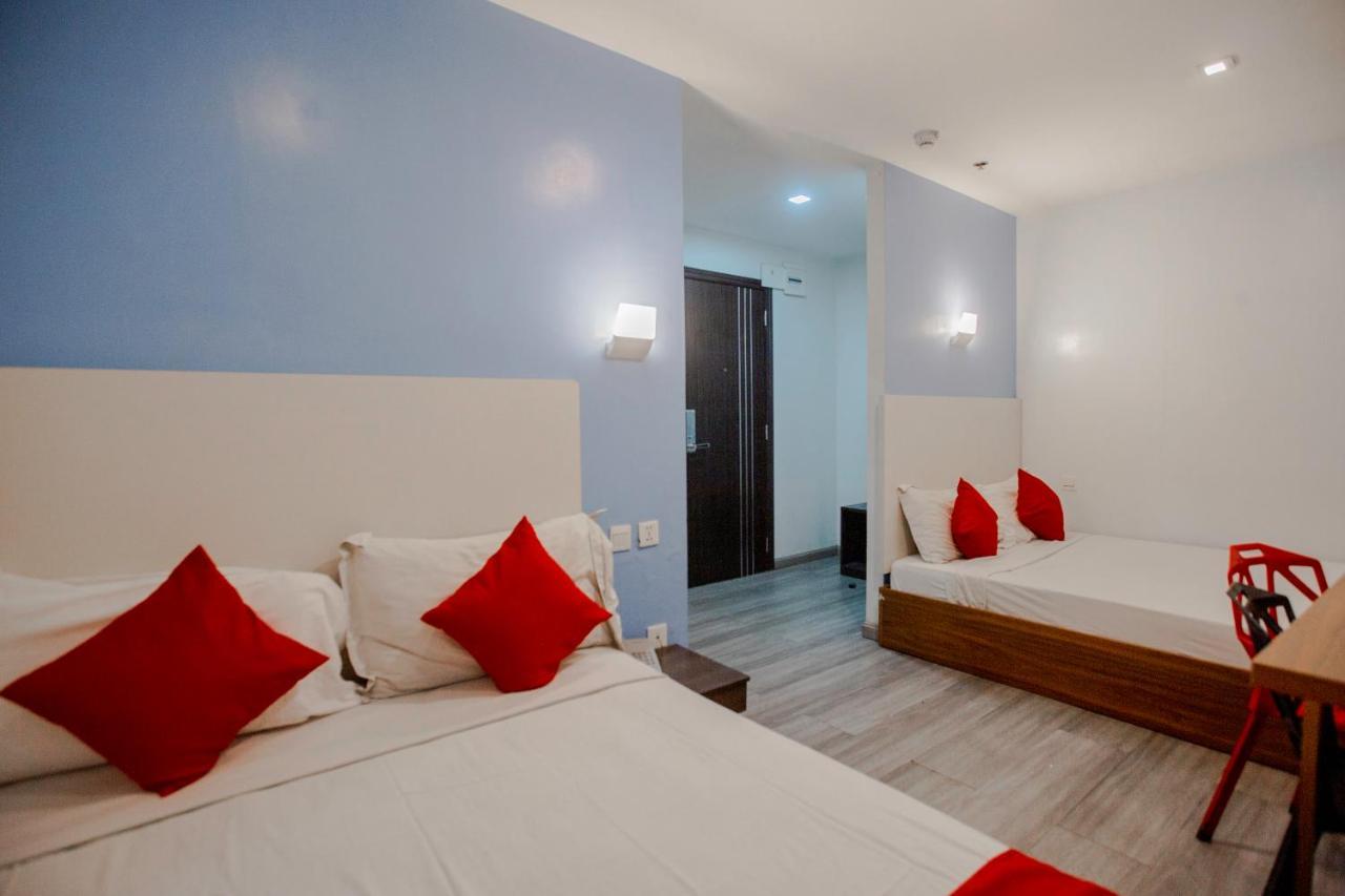 Oyo 666 Mc Hotel Fairview Quezon City Buitenkant foto