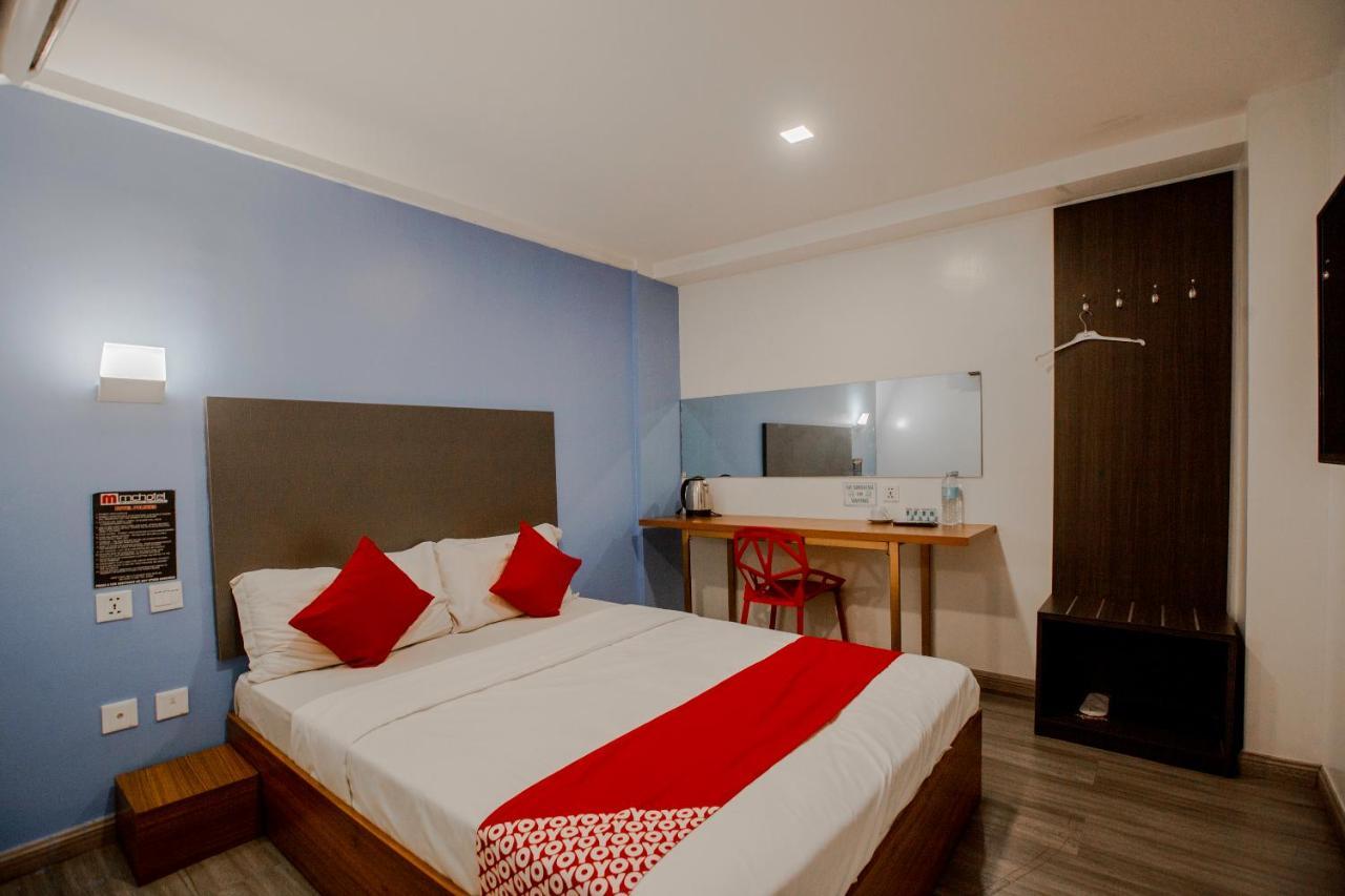 Oyo 666 Mc Hotel Fairview Quezon City Buitenkant foto