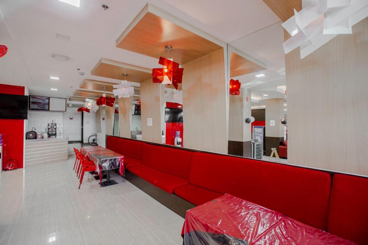 Oyo 666 Mc Hotel Fairview Quezon City Buitenkant foto